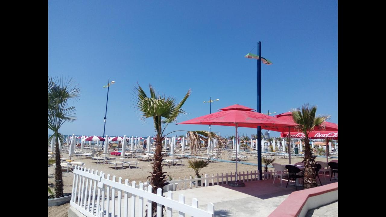 Maksimilian Apartament Durrës Eksteriør bilde